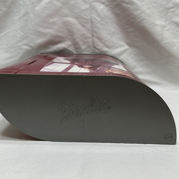 Holiday Celebration Barbie - Picture 9 of 9